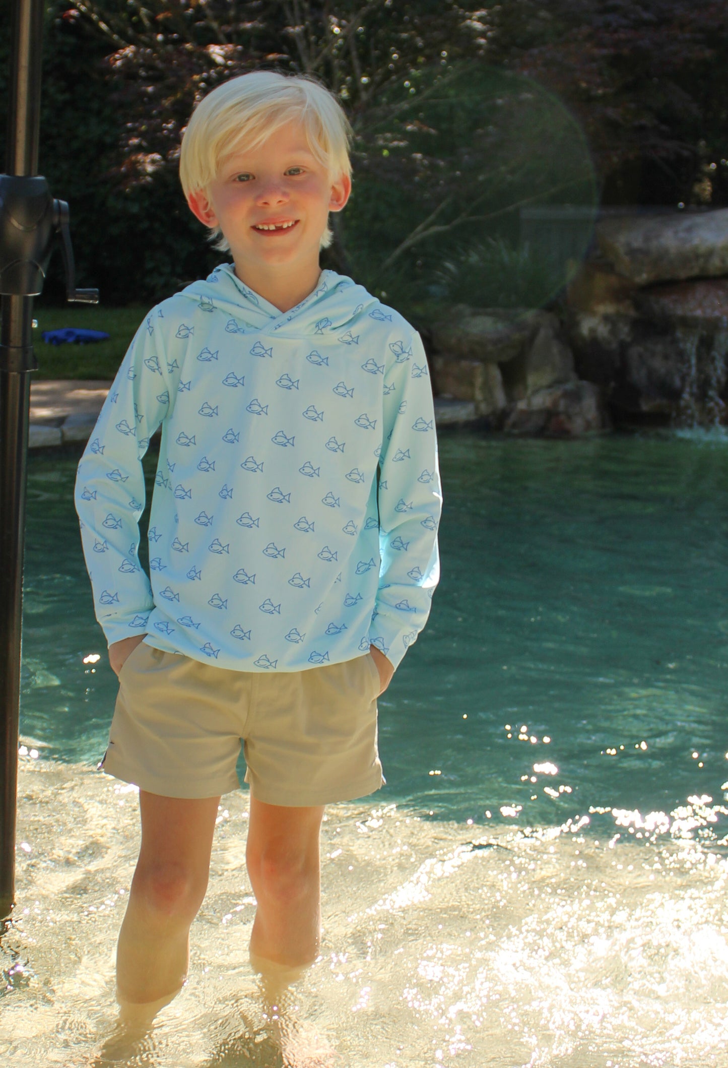Coastal Cast Hooded Performance Shirt